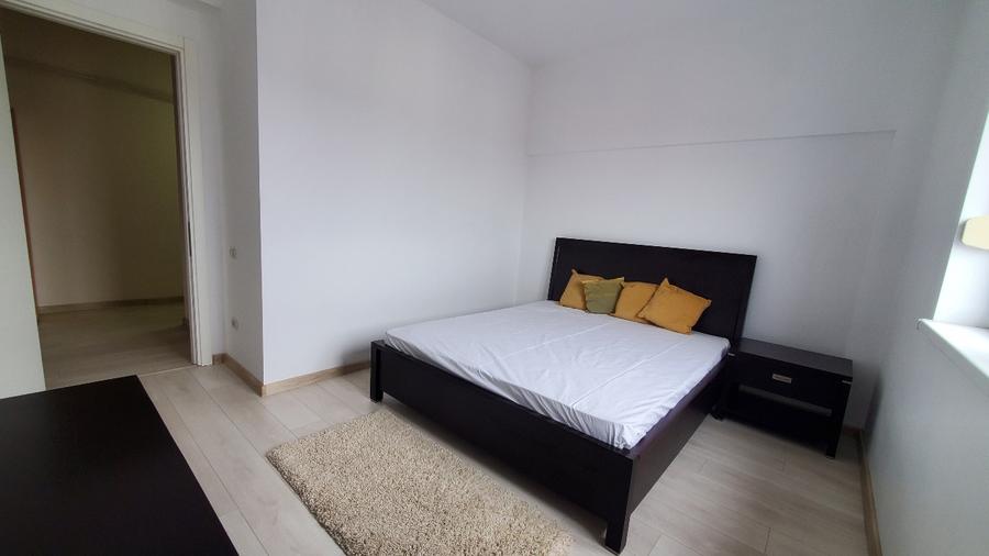 Proprietar inchiriez apartament zona centrala