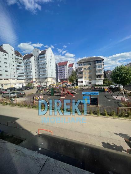 Apartament 3 camere de vanzare, Bulevardul Decebal - Liceul Liviu Rebreanu - 8