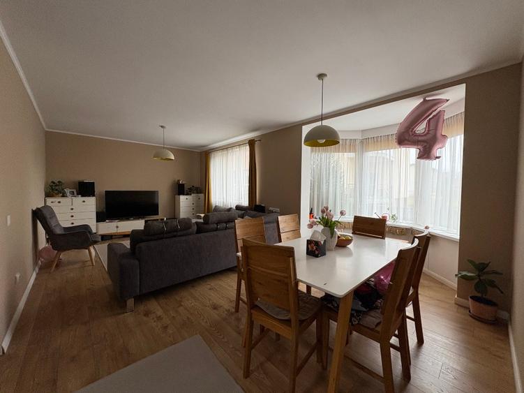 Casa insiruita, 1 unitate, finisata, 4 camere, zona Florilor, Floresti