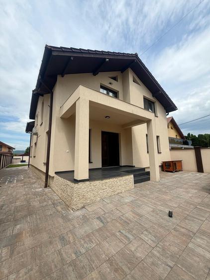 Casă Modernă | 320 mp Utili | Piscină | Complet Mobilată și Utilată