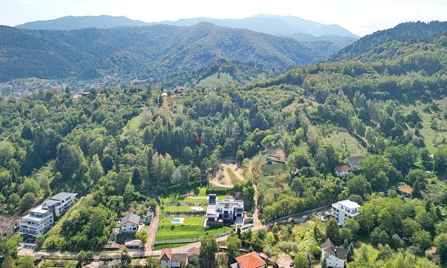 Teren intravilan zona Schei