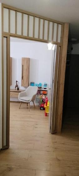 Apartamentul se vinde mobilat  utilat și mai dispune de 11 m de balcon .Seîntr-