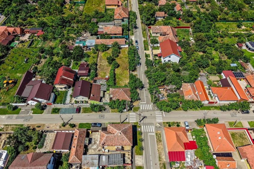 Casă cu teren 1018 mp și 2 fronturi stradale- Bujac