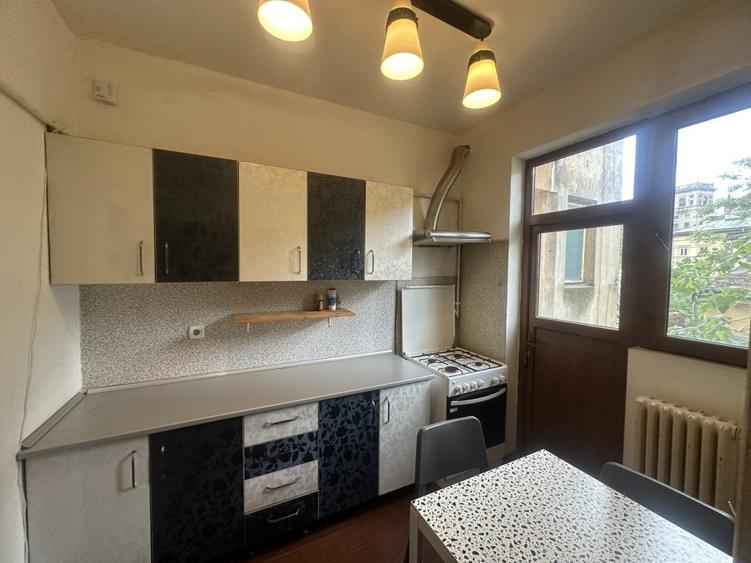 Apartament 2 camere, Calea Victoriei, etaj 1, bloc - lista 2, mobilat, (video)