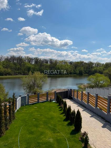 VILA ELEGANTA CU PISCINA INCALZITA SI IESIRE LA LAC - 2