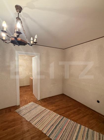 Apartament cu 3 camere, parter, zona Ultracentrala