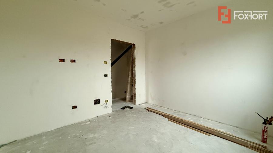 Duplex cu 3 camere, pod mansardabil si panouri fotovoltaice - Calea Urseni