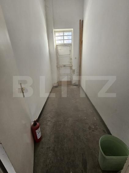 Spațiu comercial 50 mp, parter, cu vitrină și 2 intrări – Micro 6, Hunedoara