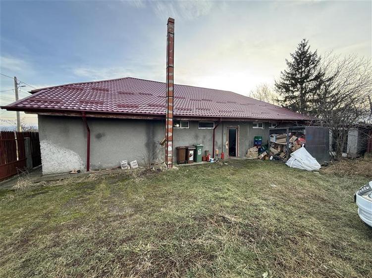 Secuieni - 17 km de Bacau - spatiu comercial