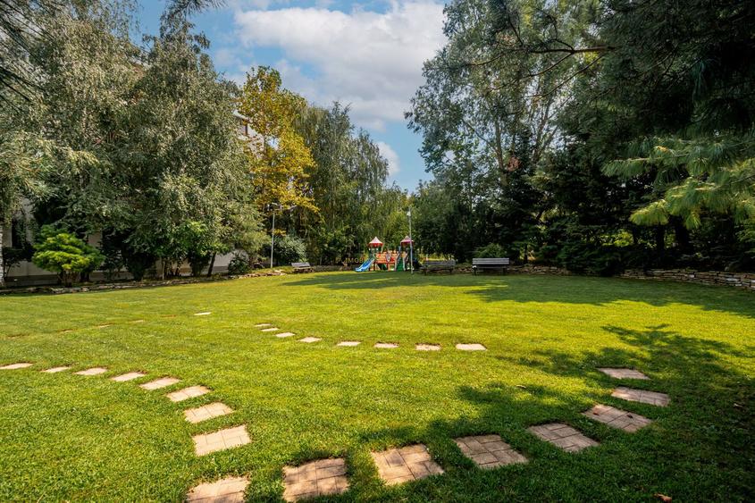2 camere premium cu terasă privată și piscină