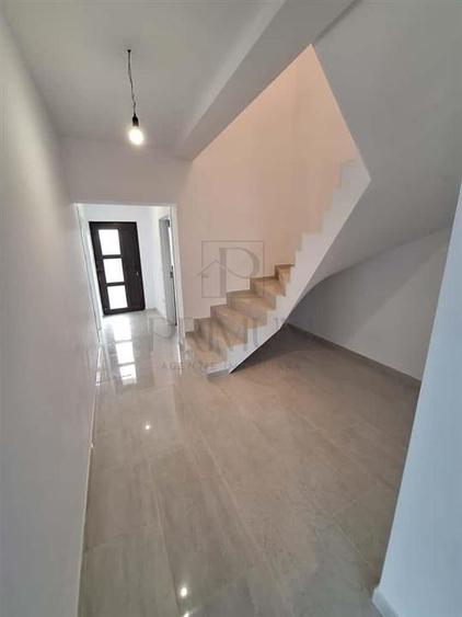 CHISODA - DUPLEX SPATIOS - 5 CAM - 3 BAI - ZONA LINISTITA