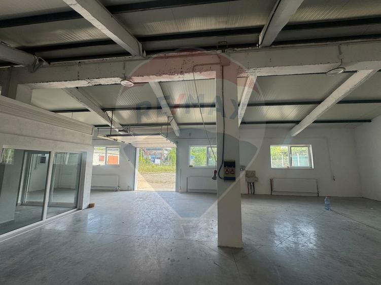 Hală industrială de închiriat – Zona Velența Est | 200 mp utili