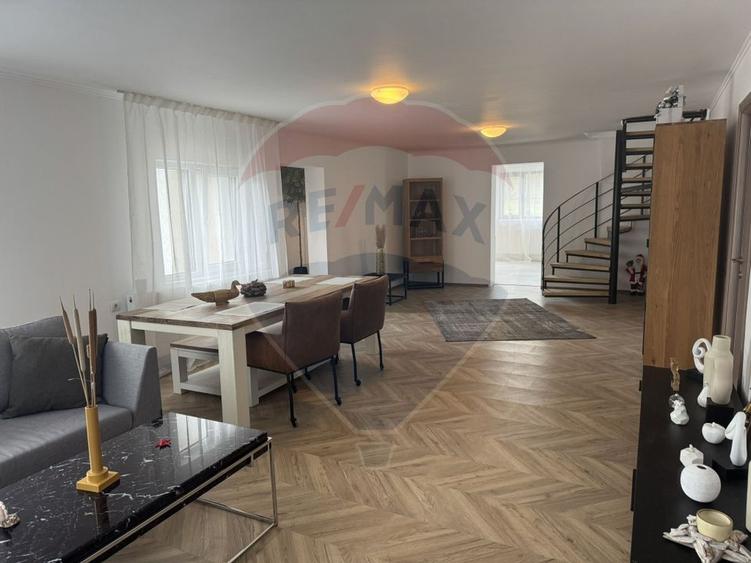 Casa finalizata recent, 2.800 mp teren Livada - Petresti de Jos