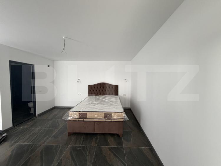 Teren 1600 mp, cu cinci casute de cazare si piscina