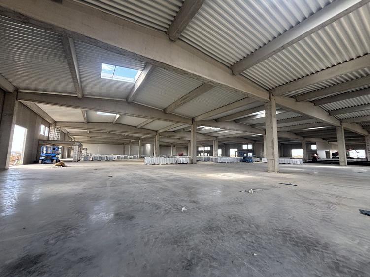 Spatiu de productie si depozitare 885 mp