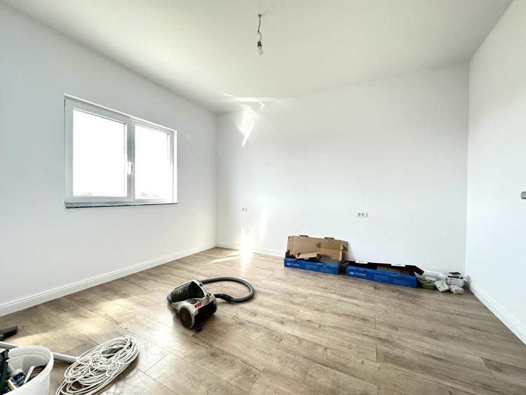Duplex spatios, 5 camere, 142 mp utili, 336 mp teren - Giarmata