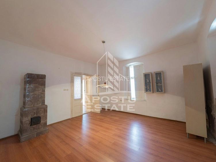 Casa de vanzare in Sandra, 5755 mp, teren, acoperis nou - 3