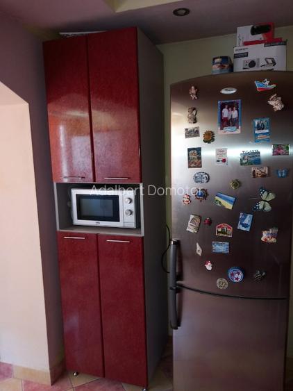 Vând APARTAMENT (65 mp.) 2 CAMERE + Living mare (camere decomandate) - 4
