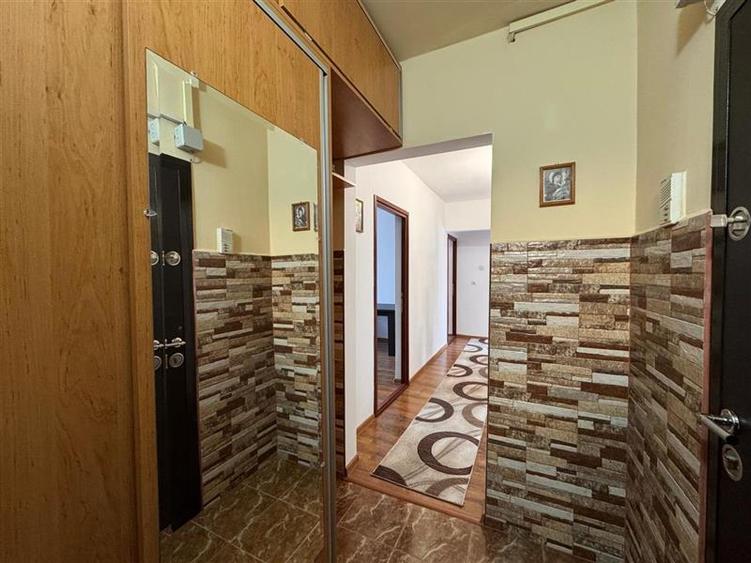 Luminos, decomandat, 3 camere, 2 bai, etaj2, Calea Sighișoarei, Tudor, Targ
