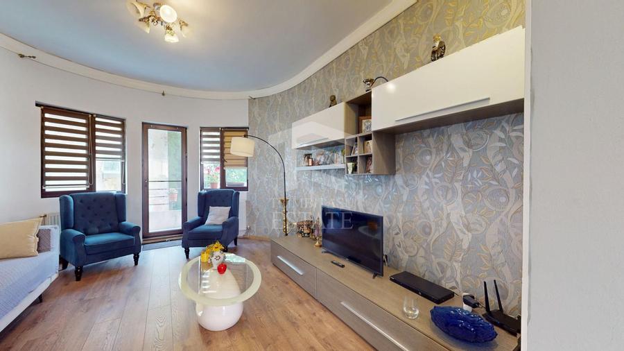 Apartament interbelic cu 3 camere, 124 mp, vis-à-vis de