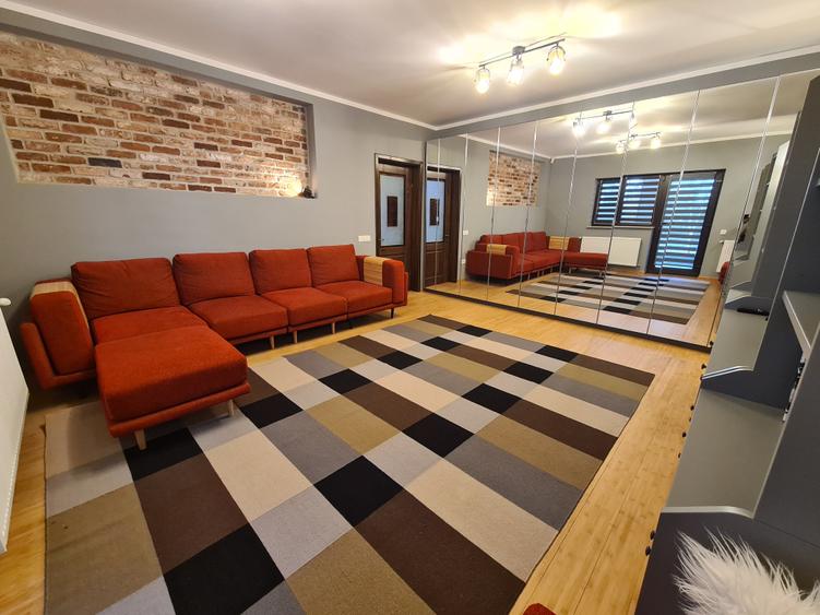 OMNIA-Proprietati alese! Casa ta. Asfalt,canalizare. Spatioasa, surprinzatoare!