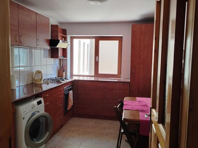 Apartament 4 camere, decomandat