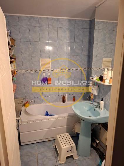Etaj 2-Apartament 3Camere/Decomandat bloc din 1980-Zona Galata!