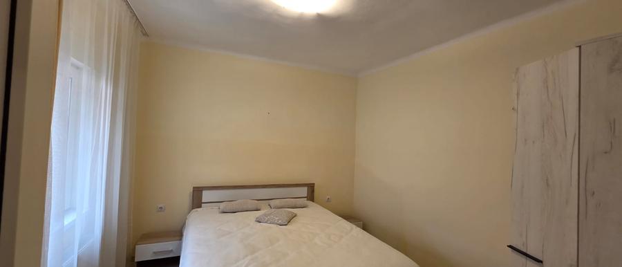 Apartament 3 camere, 15 Noiembrie, parter la casa, renovat, 80 mp, parcare!