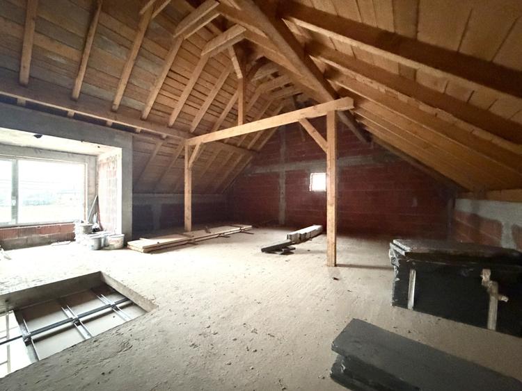 Triplex spatios, 4 camere, 140 mp utili, 330 mp teren - Sanandrei