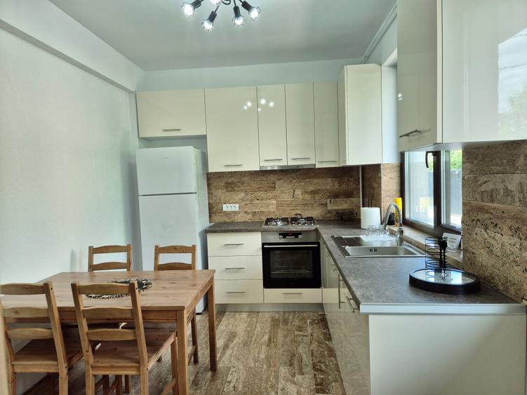 Casă 4 camere, 135 mp, curte 300 mp, mobilată premium