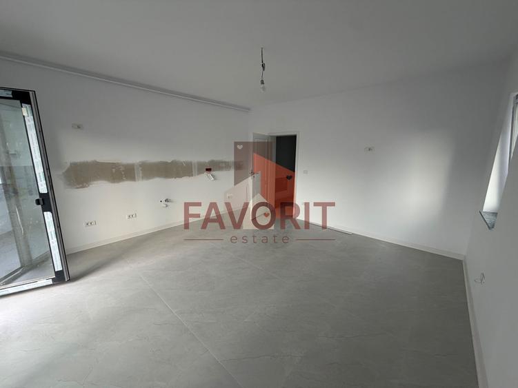 Bloc NOU. 2 camere impartit in 2 dormitoare si living+bucatarie.