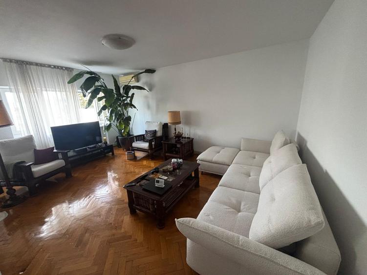 Vanzare apartament 4 camere