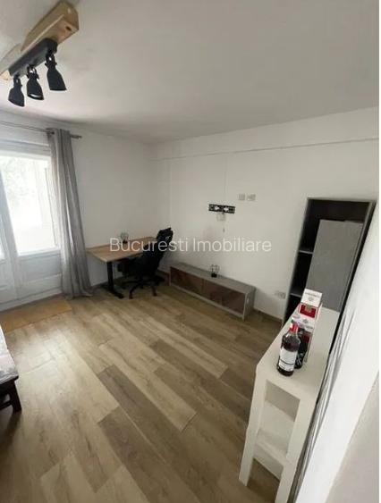 B-dul Basarabia Parcul NATIONAL ,STRADAL ,bl.REABILITAT ,et.1/4,AC.renovat - 2