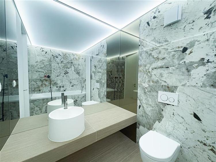 Apartament 3 Camere de Vanzare Cortina 126