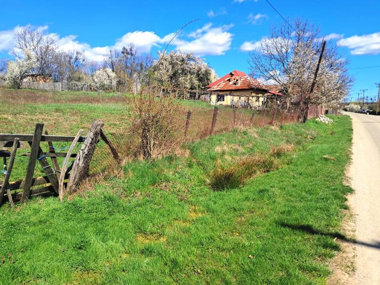 TEREN INTRAVILAN ȘI EXTRAVILAN POLOVRAGI