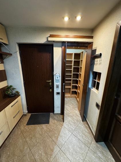 Apartament cu 4 camere, 90 m² utili, situat la parter, in Ramicu Valcea