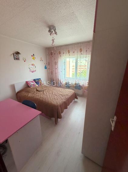 Vanzare apartament 3 camere zona 13 septembrie - 8
