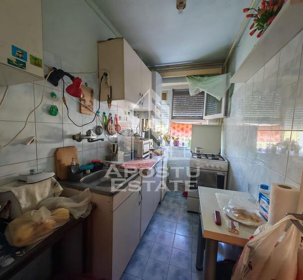 Apartament cu 4 camere de vanzare , Zona Dacia ,Timisoara