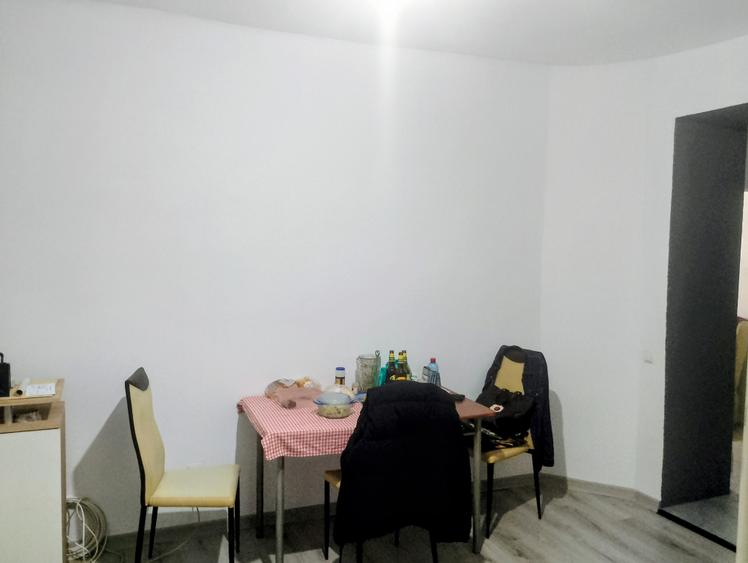 CI685 Piata Traian,casa 2 camere,Renovata