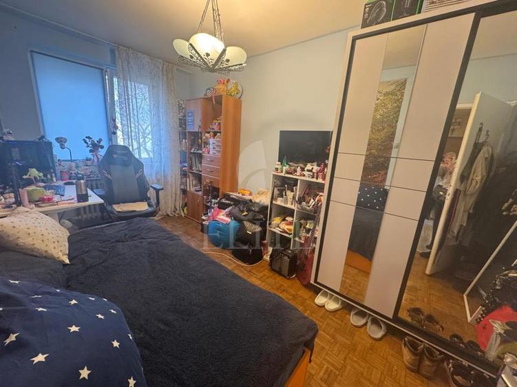 Apartament 3 camere în zona STRAZII BORSEC
