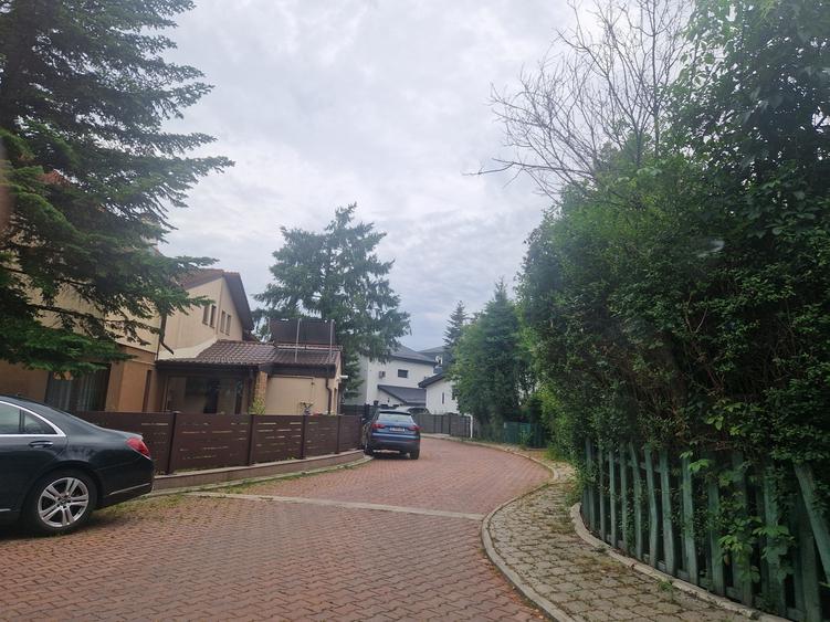 Pipera, Erou Iancu Nicolae, cartier de vile exclusivist