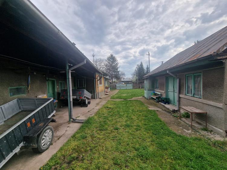 Sat Pantazi se vinde casa an 1960 cu teren 940 mp pret 67000 euro negociabil.