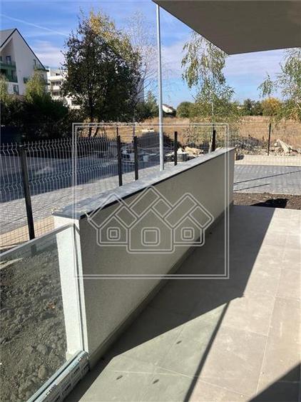 Apartament 2 camere la cheie cu gradina 21mp si parcare - Zona Lacul lui Binder
