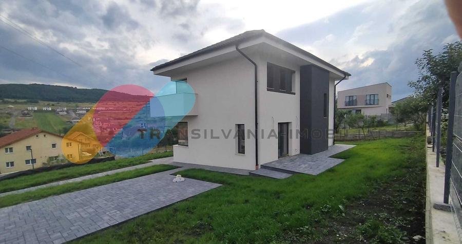 Casă individuală de vânzare la intrarea în Chinteni – 117,7 mp utili, teren 472