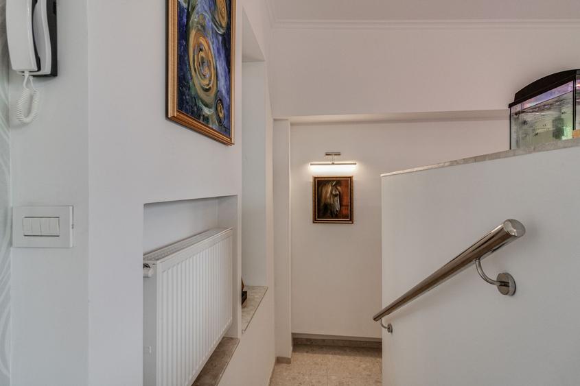 UNIC! Penthouse 7 camere, 286 mp utili, langa Parc Bazilescu, metrou!