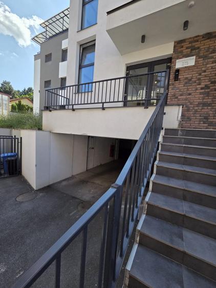 Spatiu de inchiriat. 80 mp utili, 150 teren, parcare, Hasdeu