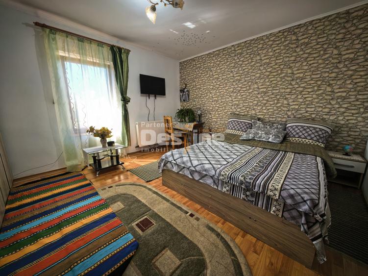 Casă 4 camere 90 mp mobilată + beci, anexe și 720 mp curte