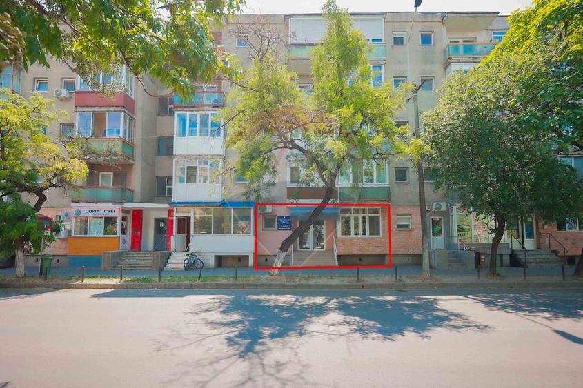 Spațiu comercial de închiriat, cu vad stradal intens pe  str. Vlădeasa