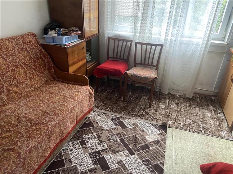 Garsoniera de vanzare Focsani , et 3 4 , zona Gara , libera