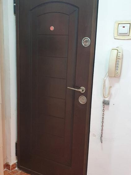 Apartament 2 camere decomandat - zona CET - 85.000 euro